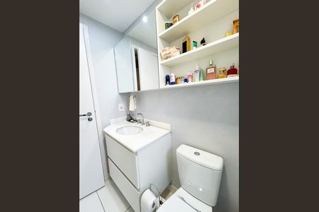 Apartamento à venda com 66m², 2 quartos e 2 vagas Apartamento à venda com 66m², 2 quartos e 2 vagasBanheiro da Suíte