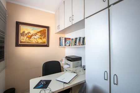 Apartamento à venda com 180m², 3 quartos e 3 vagasEscritóro/Quarto de serviço