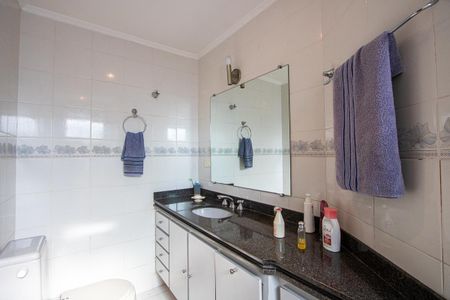 Apartamento à venda com 180m², 3 quartos e 3 vagasBanheiro do quarto 2