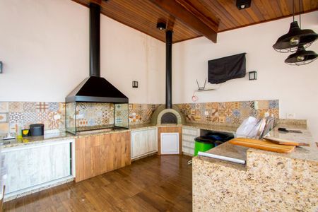 Apartamento à venda com 180m², 3 quartos e 3 vagasÁrea comum - Churrasqueira