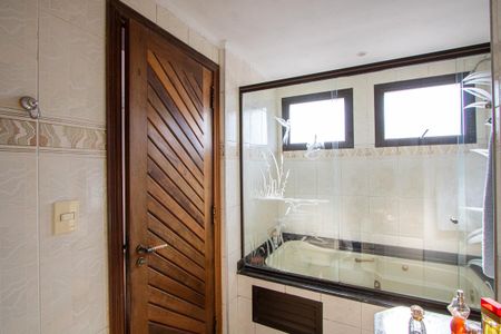 Apartamento à venda com 180m², 3 quartos e 3 vagasBanheiro do quarto 1