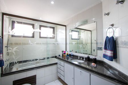 Apartamento à venda com 180m², 3 quartos e 3 vagasBanheiro do quarto 3