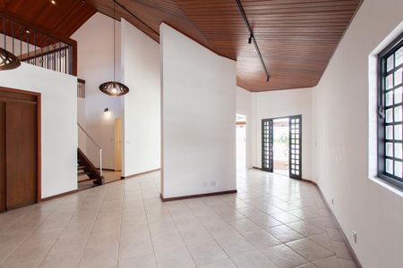 Casa à venda com 600m², 3 quartos e 5 vagasSala 1