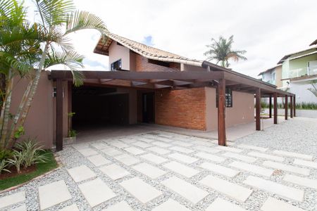 Casa à venda com 600m², 3 quartos e 5 vagasFachada