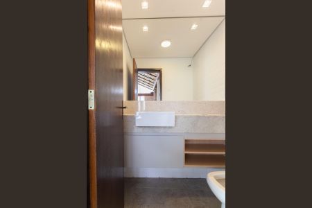 Casa à venda com 600m², 3 quartos e 5 vagasLavabo 2