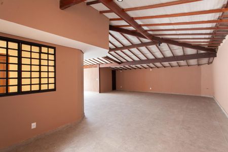 Casa à venda com 600m², 3 quartos e 5 vagasGaragem