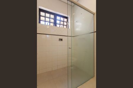 Casa à venda com 600m², 3 quartos e 5 vagasBanheiro da Suíte 1