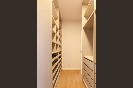 Casa à venda com 600m², 3 quartos e 5 vagasCloset da suíte 1