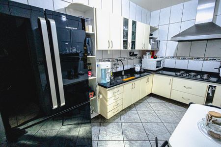 Casa para alugar com 315m², 4 quartos e 6 vagas Casa para alugar com 315m², 4 quartos e 6 vagasCozinha