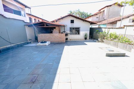 Casa para alugar com 315m², 4 quartos e 6 vagas Casa para alugar com 315m², 4 quartos e 6 vagasEspaço gourmet / quintal