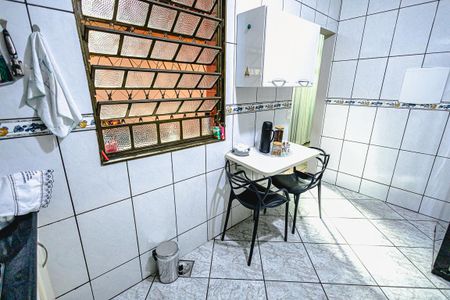 Casa para alugar com 315m², 4 quartos e 6 vagas Casa para alugar com 315m², 4 quartos e 6 vagasCozinha