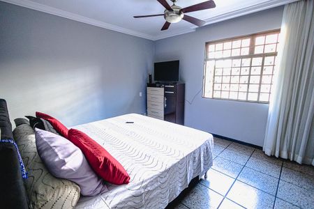 Casa para alugar com 315m², 4 quartos e 6 vagas Casa para alugar com 315m², 4 quartos e 6 vagasSuíte