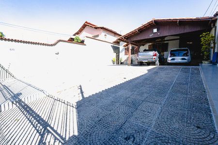 Casa para alugar com 315m², 4 quartos e 6 vagas Casa para alugar com 315m², 4 quartos e 6 vagasGaragem