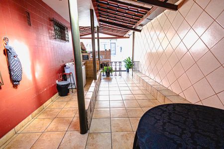 Casa para alugar com 315m², 4 quartos e 6 vagas Casa para alugar com 315m², 4 quartos e 6 vagasArea de serviço