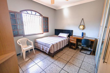 Casa para alugar com 315m², 4 quartos e 6 vagas Casa para alugar com 315m², 4 quartos e 6 vagasQuarto 3