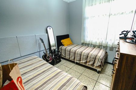 Casa para alugar com 315m², 4 quartos e 6 vagas Casa para alugar com 315m², 4 quartos e 6 vagasQuarto 2