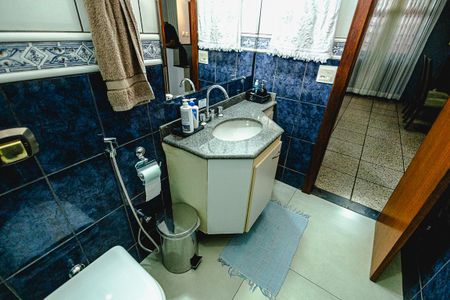 Casa para alugar com 315m², 4 quartos e 6 vagas Casa para alugar com 315m², 4 quartos e 6 vagasBanheiro