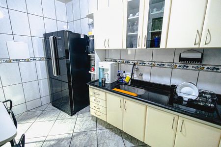 Casa para alugar com 315m², 4 quartos e 6 vagas Casa para alugar com 315m², 4 quartos e 6 vagasCozinha