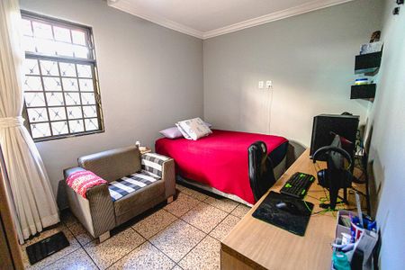 Casa para alugar com 315m², 4 quartos e 6 vagas Casa para alugar com 315m², 4 quartos e 6 vagasQuarto