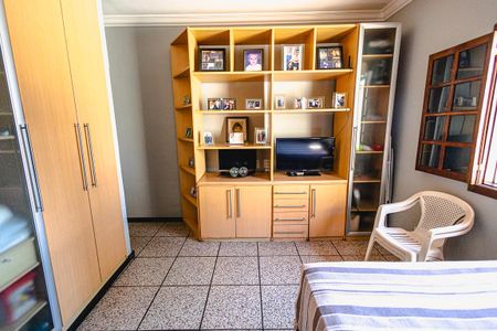 Casa para alugar com 315m², 4 quartos e 6 vagas Casa para alugar com 315m², 4 quartos e 6 vagasQuarto 3