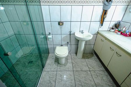 Casa para alugar com 315m², 4 quartos e 6 vagas Casa para alugar com 315m², 4 quartos e 6 vagasBanheiro /Suíte