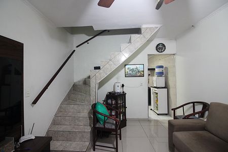 Casa à venda com 94m², 2 quartos e 1 vagaSala