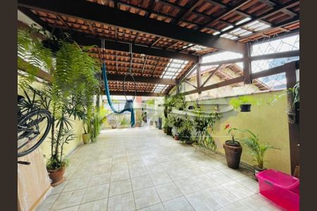 Casa à venda com 168m², 5 quartos e 4 vagas