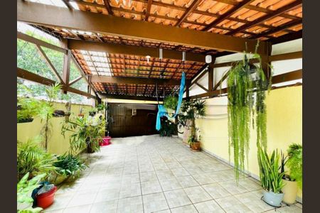 Casa à venda com 168m², 5 quartos e 4 vagas