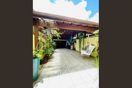 Casa à venda com 168m², 5 quartos e 4 vagas