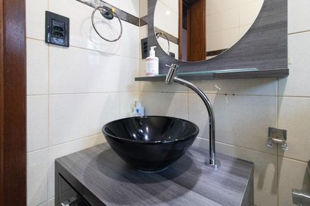 Casa à venda com 180m², 3 quartos e 3 vagasBanheiro