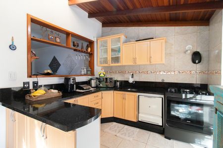 Casa à venda com 180m², 3 quartos e 3 vagasCozinha