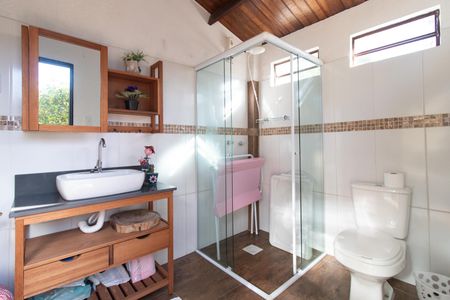 Casa à venda com 180m², 3 quartos e 3 vagasBanheiro externo