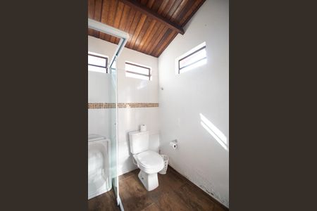 Casa à venda com 180m², 3 quartos e 3 vagasBanheiro externo