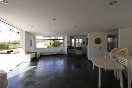 Apartamento à venda com 136m², 2 quartos e 3 vagasÁrea Comum - Salão de Festa