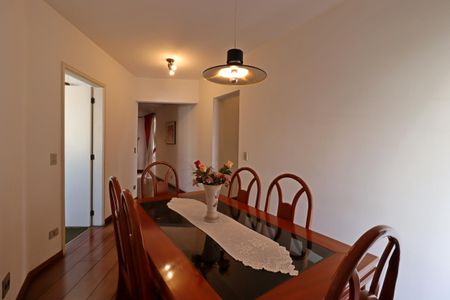 Apartamento à venda com 136m², 2 quartos e 3 vagasSala