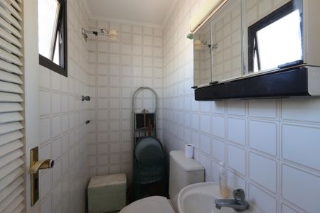 Apartamento à venda com 136m², 2 quartos e 3 vagasBanheiro de Serviço