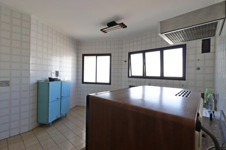 Apartamento à venda com 136m², 2 quartos e 3 vagasCozinha