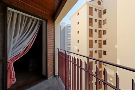 Apartamento à venda com 136m², 2 quartos e 3 vagasSacada da Sala 