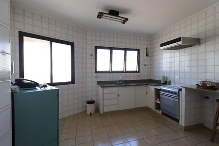 Apartamento à venda com 136m², 2 quartos e 3 vagasCozinha