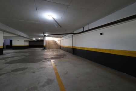 Apartamento à venda com 136m², 2 quartos e 3 vagasÁrea Comum - Estacionamento