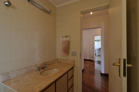 Apartamento à venda com 136m², 2 quartos e 3 vagasBanheiro Social