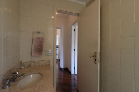 Apartamento à venda com 136m², 2 quartos e 3 vagasBanheiro Social