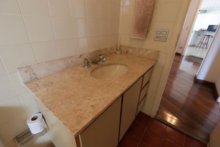 Apartamento à venda com 136m², 2 quartos e 3 vagasBanheiro Social