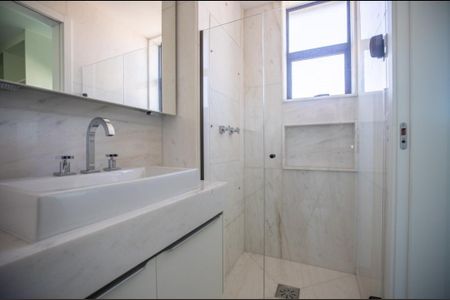 Apartamento à venda com 131m², 4 quartos e 4 vagasSuíte 2