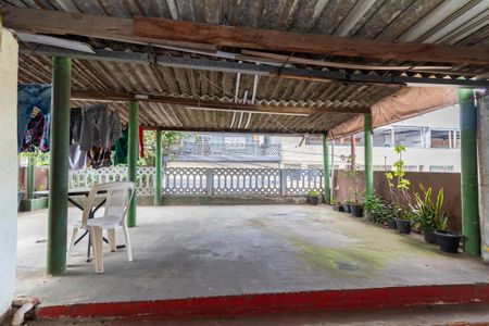 Casa à venda com 200m², 7 quartos e 2 vagas Casa à venda com 200m², 7 quartos e 2 vagasSacada