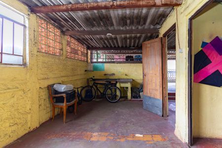 Casa à venda com 200m², 7 quartos e 2 vagas Casa à venda com 200m², 7 quartos e 2 vagasÁrea de Serviço Compartilhada