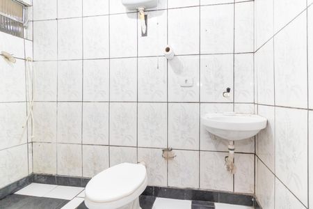 Casa à venda com 200m², 7 quartos e 2 vagas Casa à venda com 200m², 7 quartos e 2 vagasCasa 02 - Banheiro