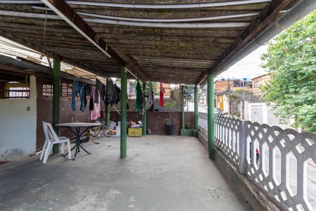 Casa à venda com 200m², 7 quartos e 2 vagas Casa à venda com 200m², 7 quartos e 2 vagasSacada