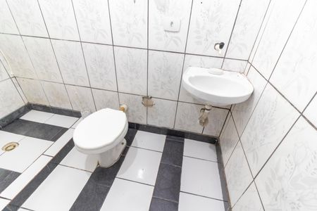 Casa à venda com 200m², 7 quartos e 2 vagas Casa à venda com 200m², 7 quartos e 2 vagasCasa 02 - Banheiro