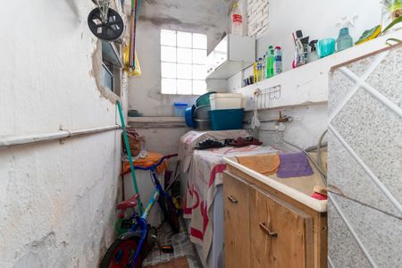 Casa à venda com 200m², 7 quartos e 2 vagas Casa à venda com 200m², 7 quartos e 2 vagasCasa 01 - Área de Serviço